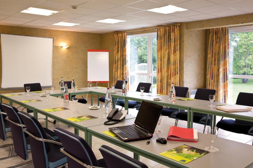 Logis Hotel Du Pont Neuf Le Veurdre Εξωτερικό φωτογραφία