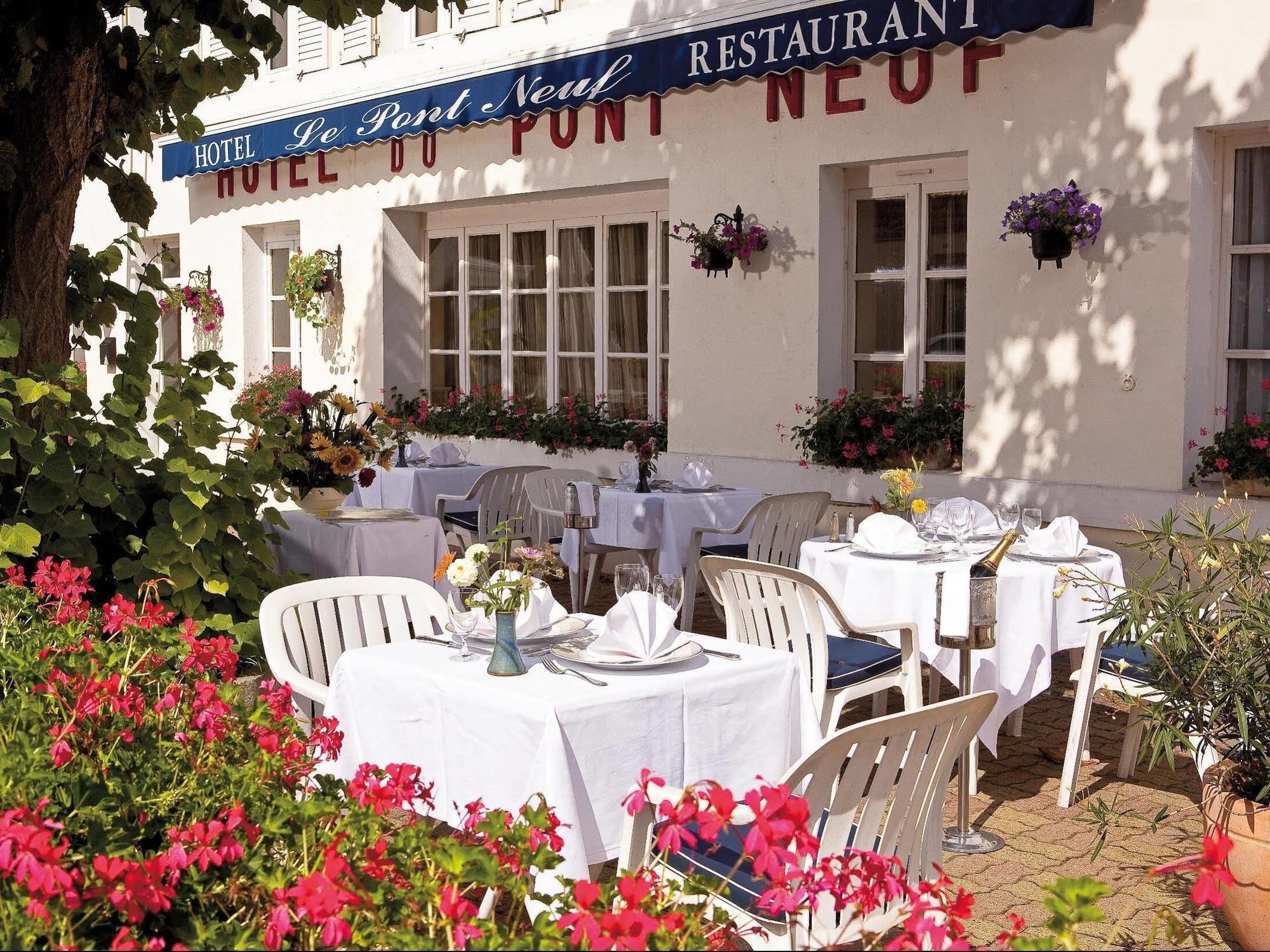 Logis Hotel Du Pont Neuf Le Veurdre Εξωτερικό φωτογραφία