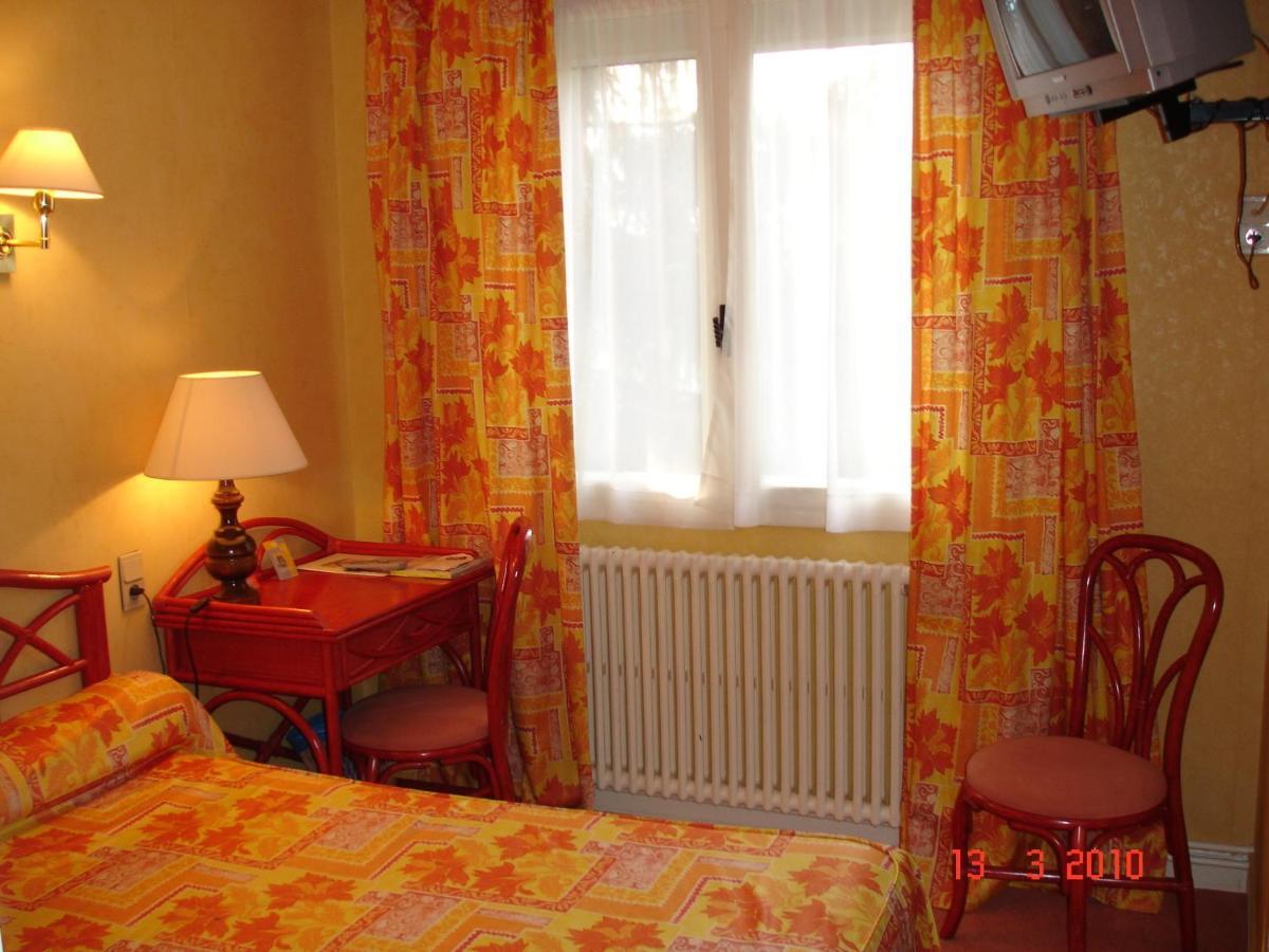 Logis Hotel Du Pont Neuf Le Veurdre Εξωτερικό φωτογραφία